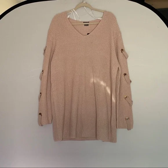 City Chic Jumper Eyelet Sweater Size L - Picture 2 of 7